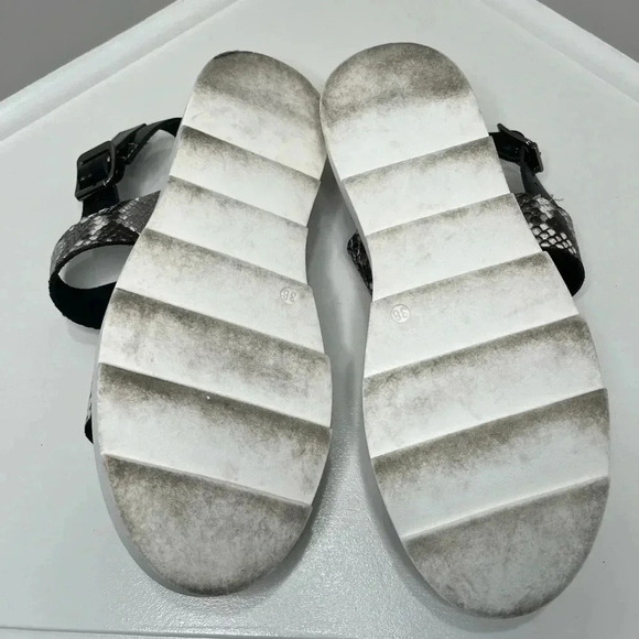 Ateliers Snakeskin Print Platform Sandal - Picture 11 of 13